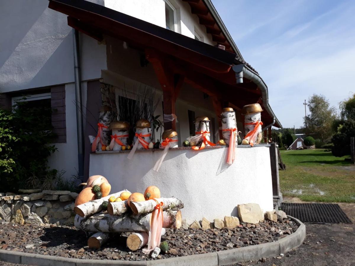 Pod Piramida Villa Ługniany Exteriör bild