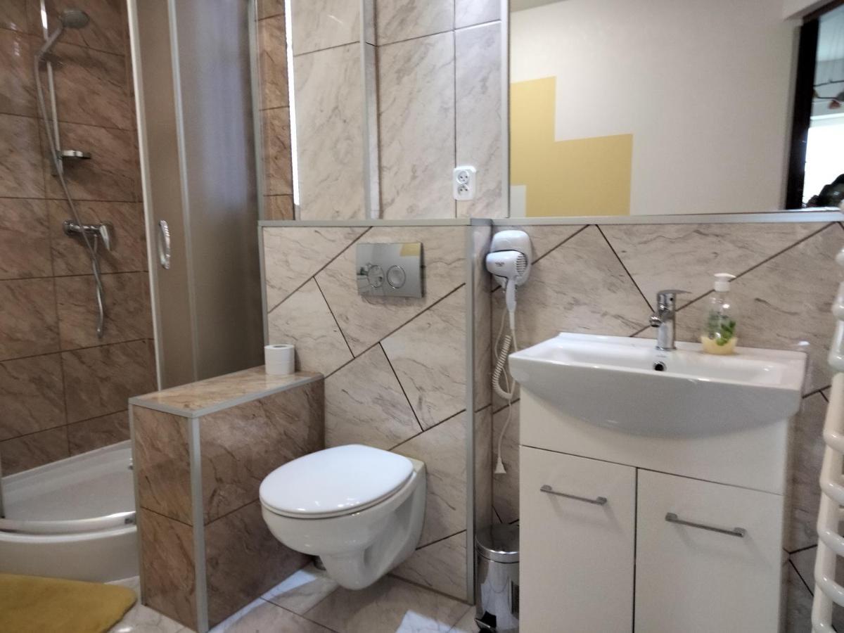 Pod Piramida Villa Ługniany Exteriör bild