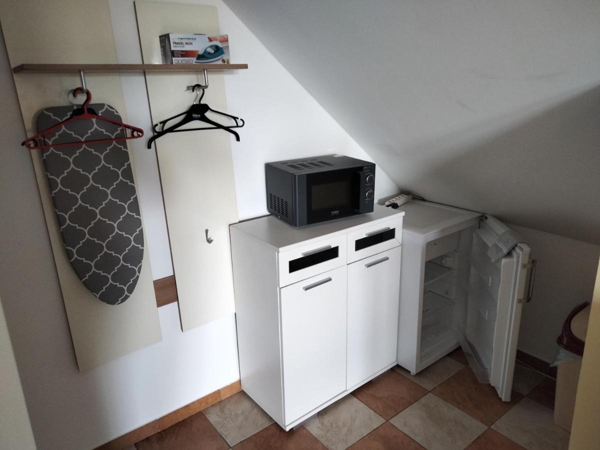 Pod Piramida Villa Ługniany Exteriör bild