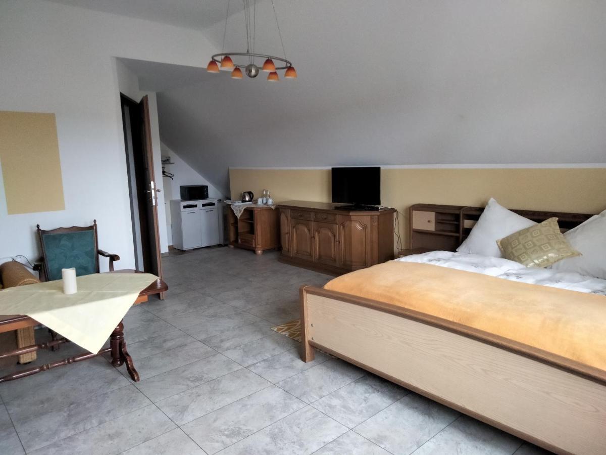 Pod Piramida Villa Ługniany Exteriör bild