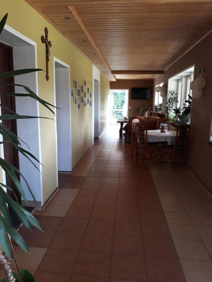 Pod Piramida Villa Ługniany Exteriör bild