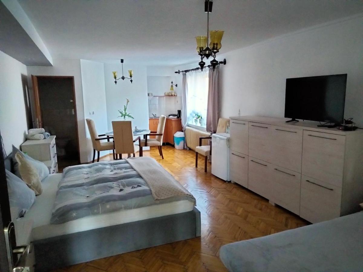 Pod Piramida Villa Ługniany Exteriör bild